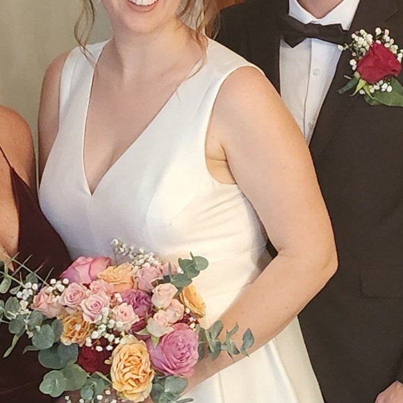 High-Low wedding Dress - Picture 3 of 7